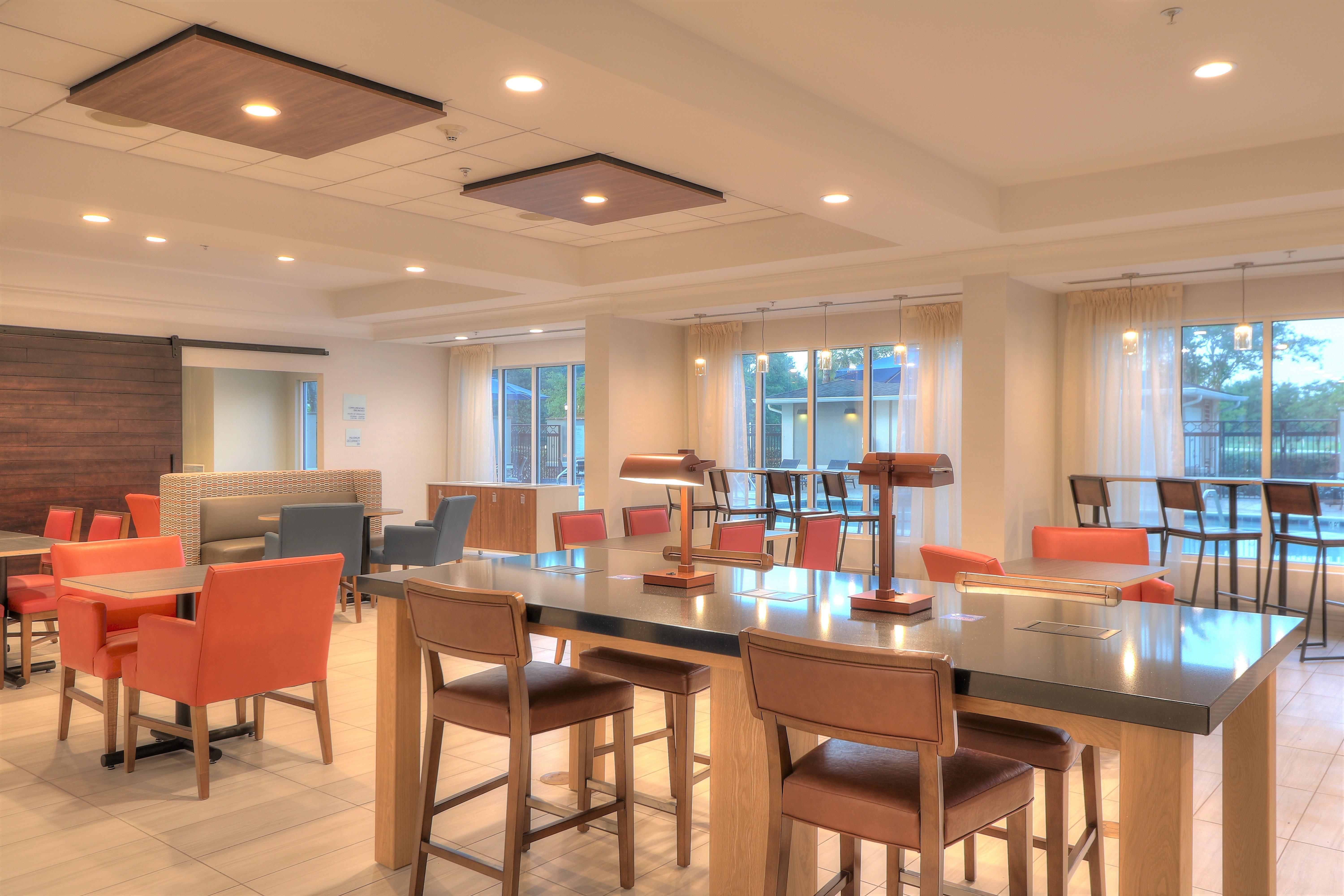Holiday Inn Express Hotel & Suites Mobile Saraland By Ihg Exterior photo